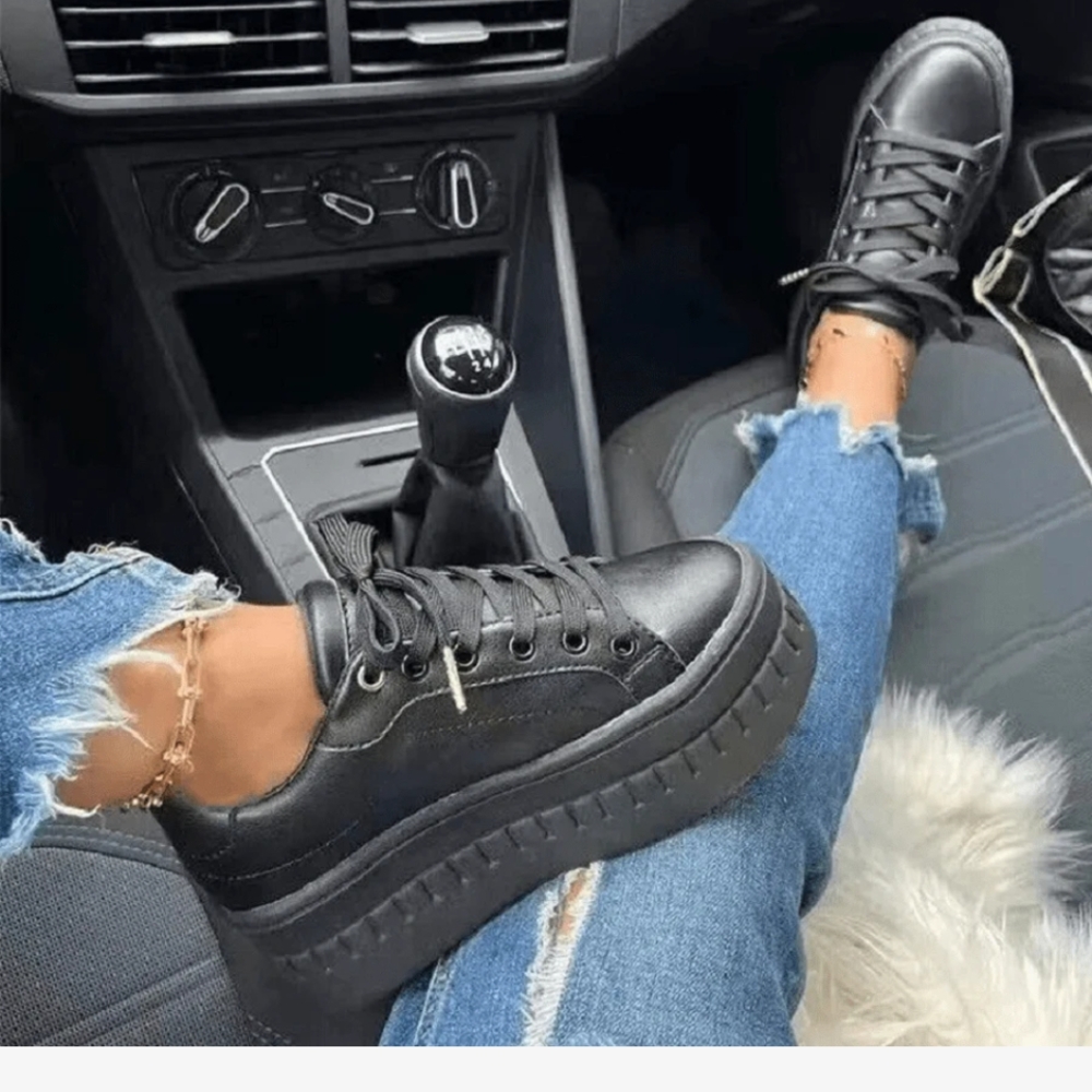 SHEIN Black Platform Sneakers with Chunky Sole